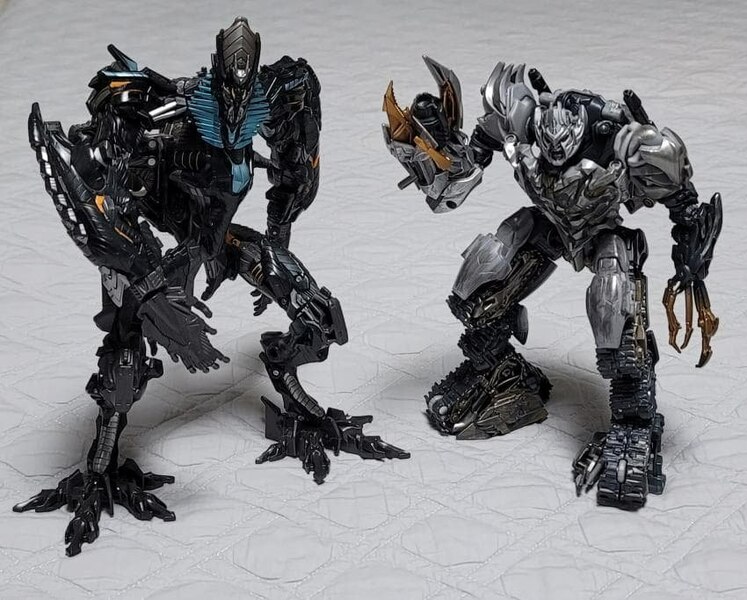 Transformers Studio Series SS 91 The Fallen Leader Class In Hand Image  (11 of 13)